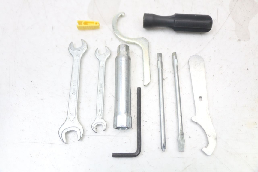 photo de TOOL KIT PIAGGIO MP3 HPE 350 (2018 - 2020)