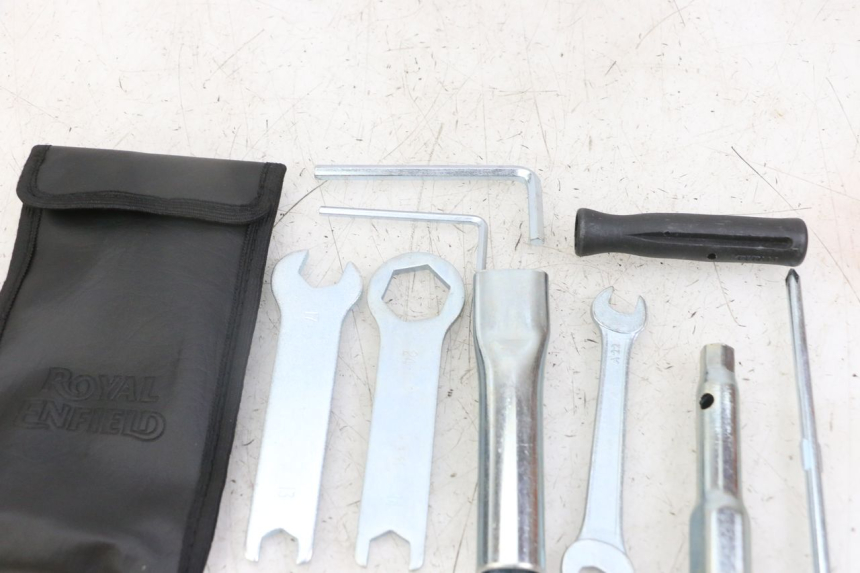photo de TOOL KIT ROYAL ENFIELD SCRAM 411 (2022 - 2024)