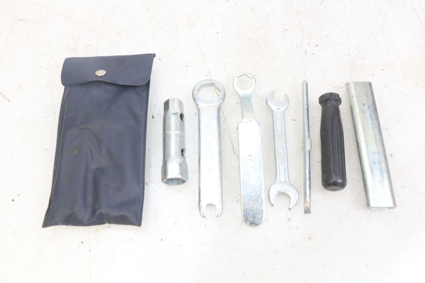 photo de TOOL KIT HONDA SCV LEAD 100 (2003 - 2007)