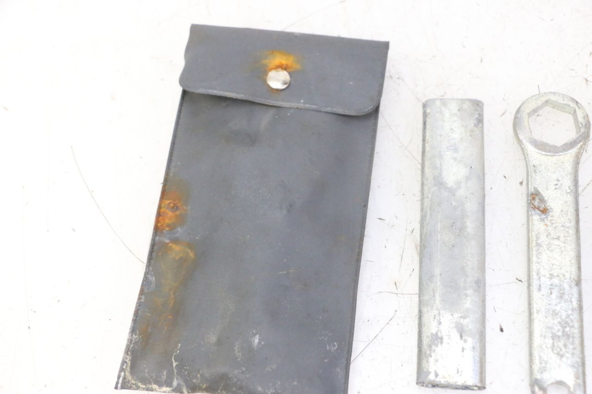 photo de TOOL KIT HONDA SCV LEAD 100 (2003 - 2007)