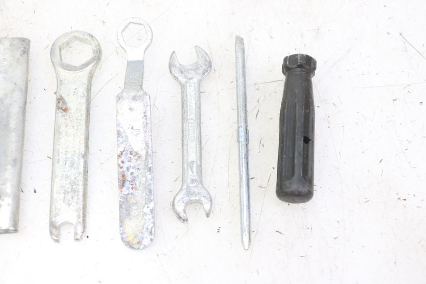 photo de TOOL KIT HONDA SCV LEAD 100 (2003 - 2007)