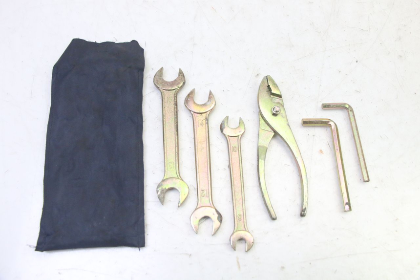 photo de TOOL KIT TRIUMPH SPRINT 900 (1995 - 1998)