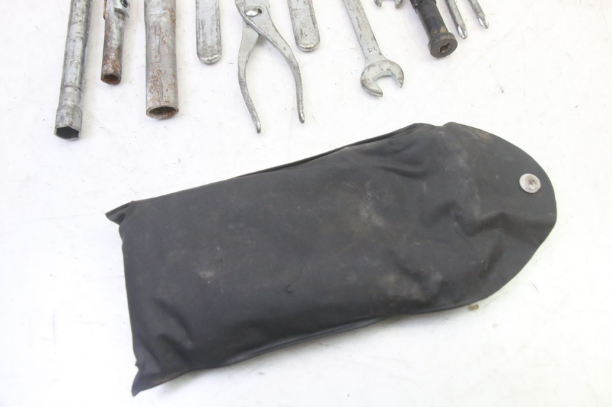 photo de TOOL KIT SUZUKI SV S 650 (2003 - 2009)