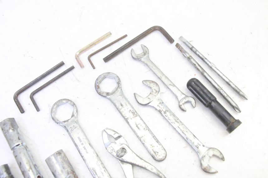 photo de TOOL KIT SUZUKI SV S 650 (2003 - 2009)