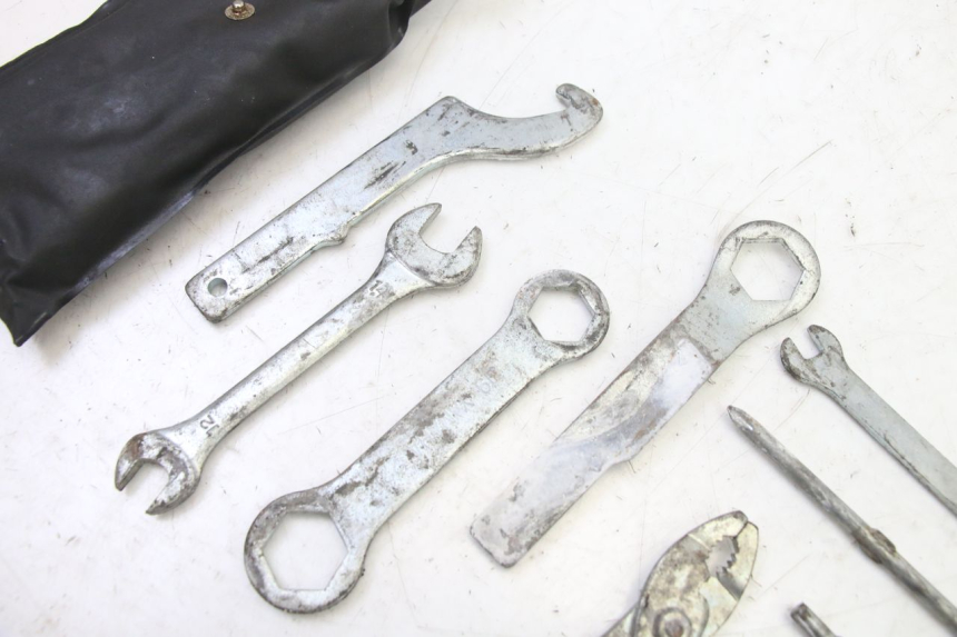 photo de TOOL KIT YAMAHA TDR DELTABOX 125 (1993 - 2003)