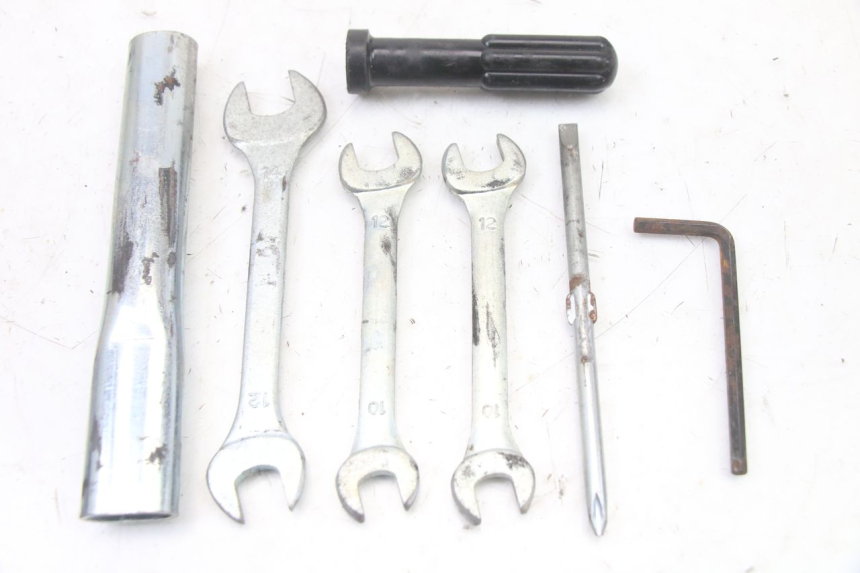photo de TOOL KIT YAMAHA FZ6 FAZER S2 600 (2007 - 2011)