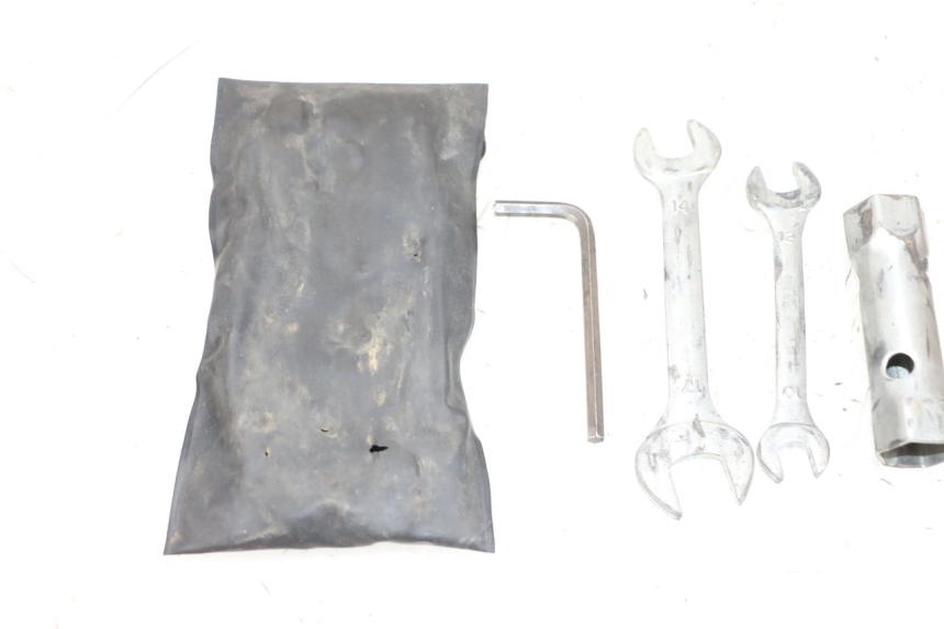 photo de TOOL KIT YAMAHA YFM R RAPTOR 250 (2008 - 2014) - Technical close-up