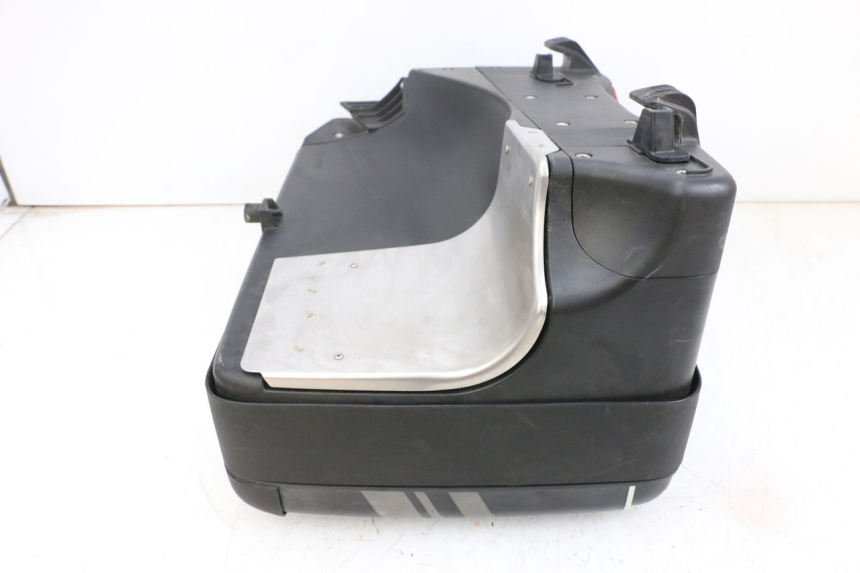 photo de RIGHT SUITCASE BMW R GS 1250 (2021 - 2024) - Distinctive features