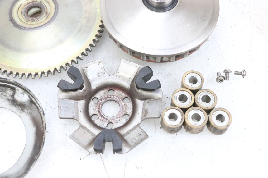 photo de VARIATOR PEUGEOT ELYSEO 125 (1999 - 2004) - Technical close-up