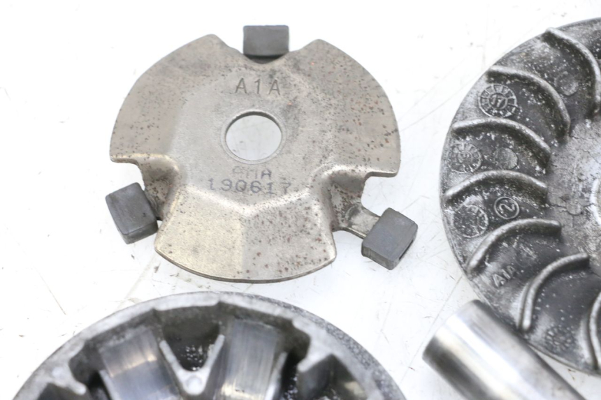 photo de VARIATOR SYM ORBIT III 3 4T 50 (2018 - 2021) - Surface and material condition