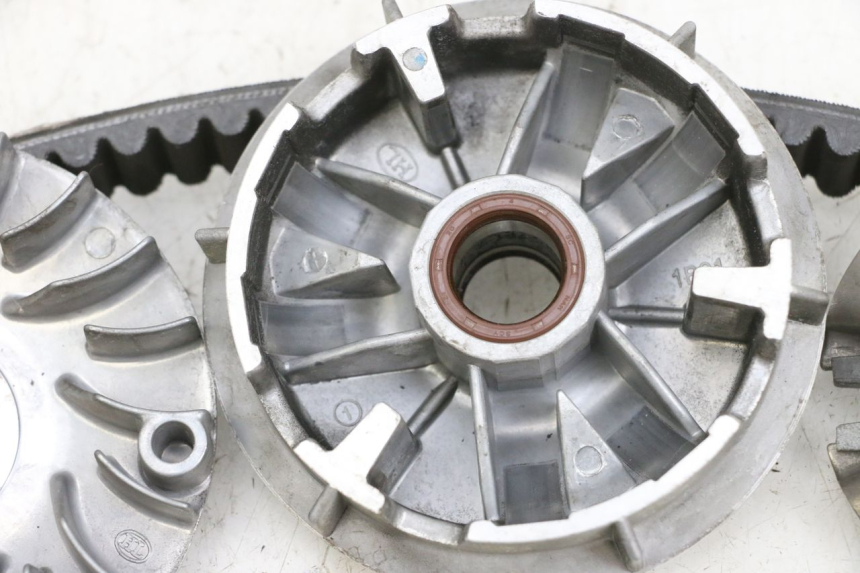 photo de VARIATOR YAMAHA XMAX X-MAX 125 (2006 - 2009) - High-resolution close-up