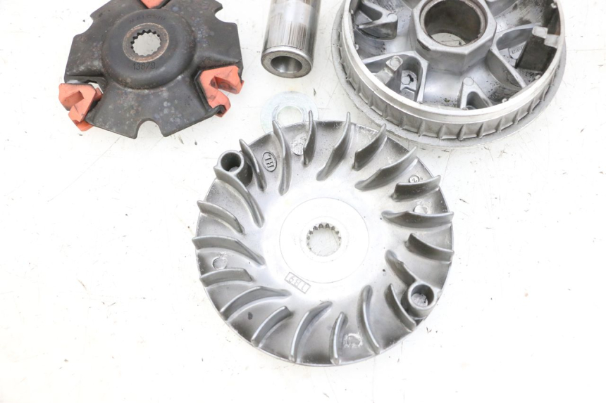 photo de VARIATOR YAMAHA X-MAX XMAX 125 (2010 - 2013) - Fixing points details