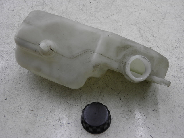 photo de COOLANT EXPANSION BOTTLE KAWASAKI ZZR 600 (1995 - 2004)