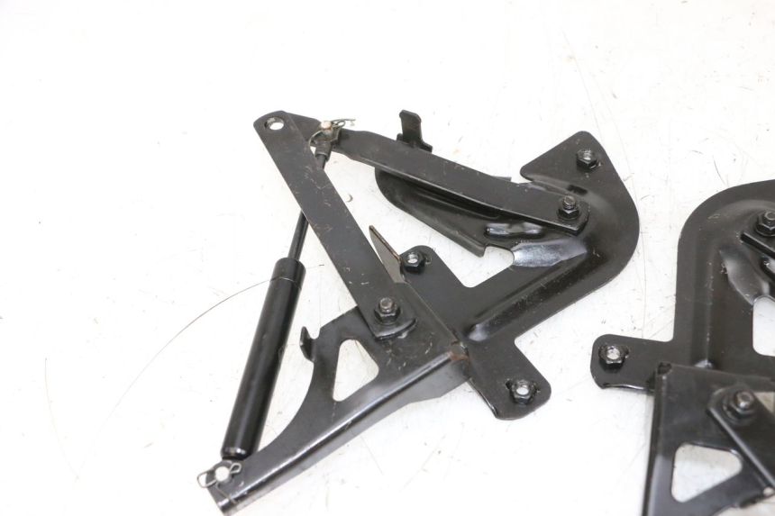 photo de UNDERSEAT ROD SHOCK JM MOTORS GTS 125 (2015 - 2019) - Fixing points details