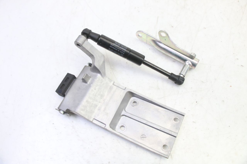 photo de UNDERSEAT ROD SHOCK YAMAHA XMAX X-MAX 125 (2021 - 2025)