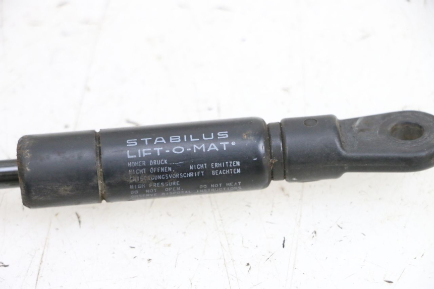 photo de SEAT ROD SHOCK  YAMAHA XMAX X-MAX 125 (2006 - 2009) - Alternative perspective