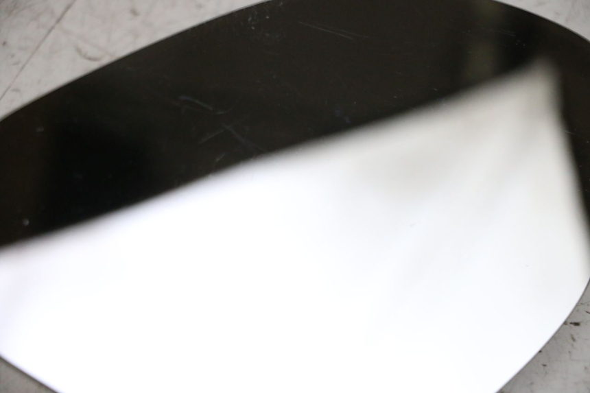 photo de LEFT GLASS MIRROR PIAGGIO X9 EVOLUTION 125 (2003 - 2007) - Zoom on usage condition