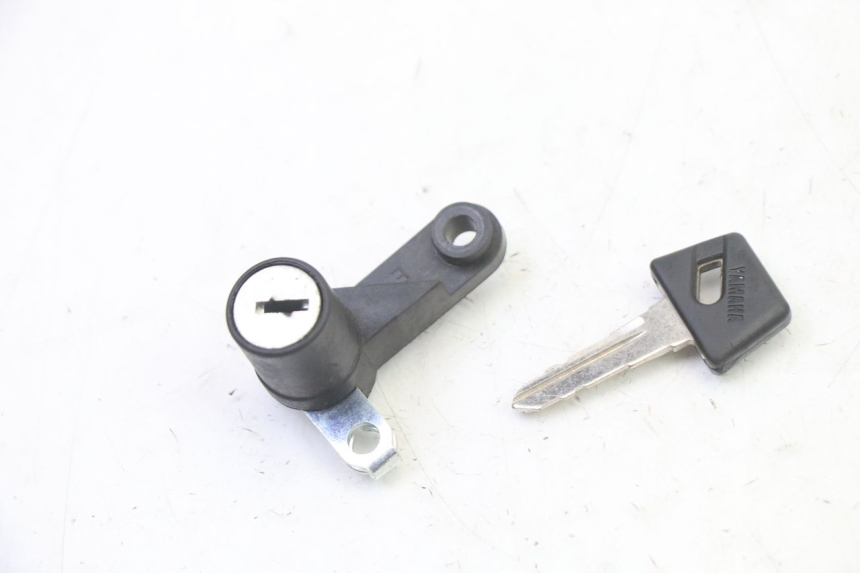 photo de SEAT LOCK YAMAHA XMAX X-MAX 125 (2021 - 2025)