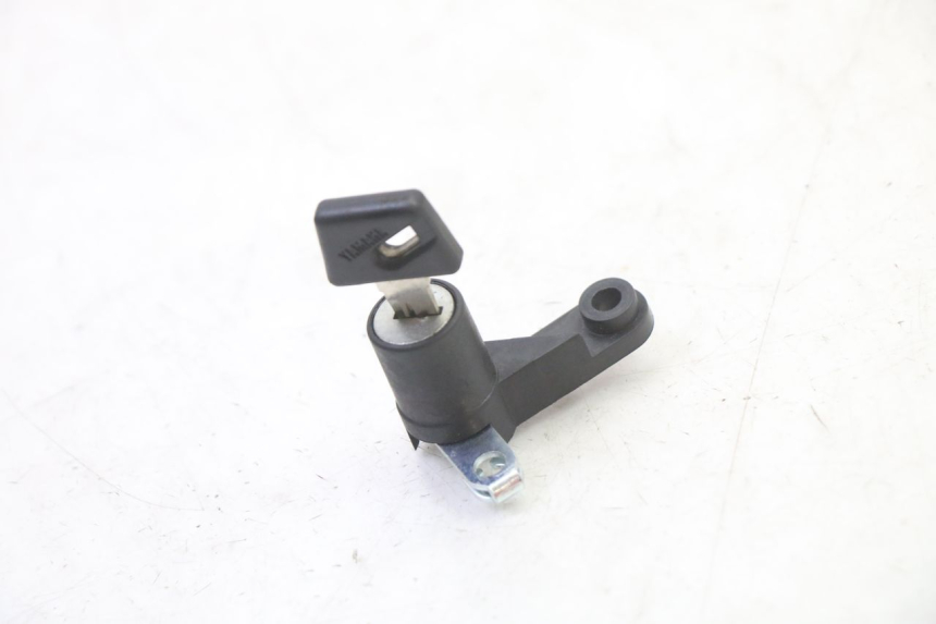 photo de SEAT LOCK YAMAHA XMAX X-MAX 125 (2021 - 2025)