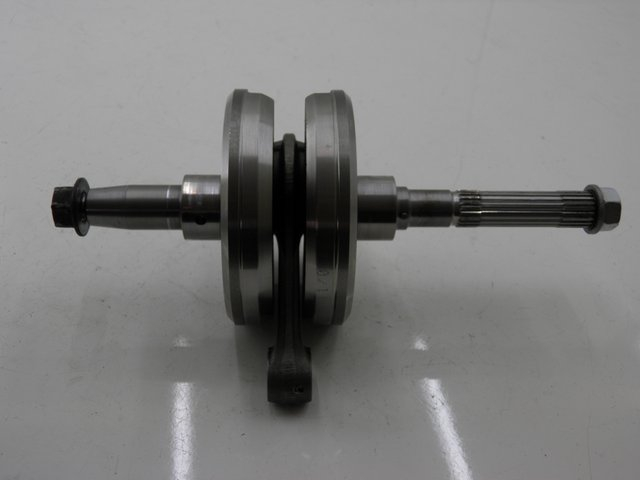 photo de CRANKSHAFT PIAGGIO XEVO - X EVO 125 (2010 - 2015) - Alternative perspective
