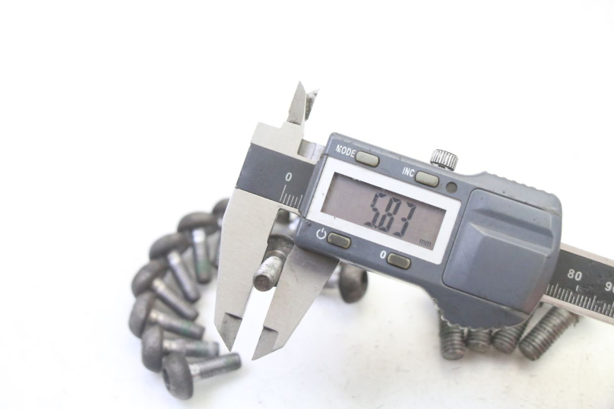 photo de BRAKE DISC BOLT HONDA CBR RR FIREBLADE 900 (1992 - 1994)