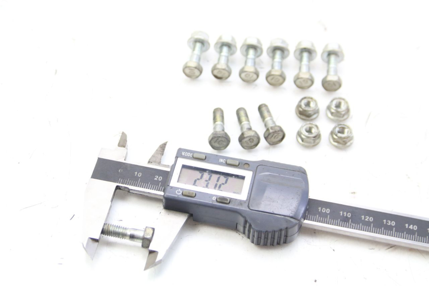 photo de BRAKE DISC BOLT HONDA CRF 250 (2010 - 2013)