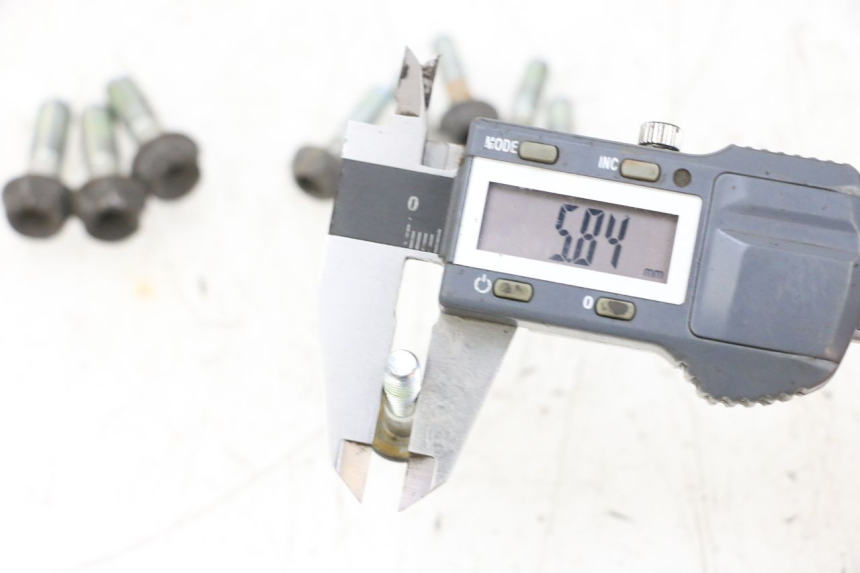 photo de BRAKE DISC BOLT HONDA NSR R 125 (1994 - 2003) - Zoom on usage condition