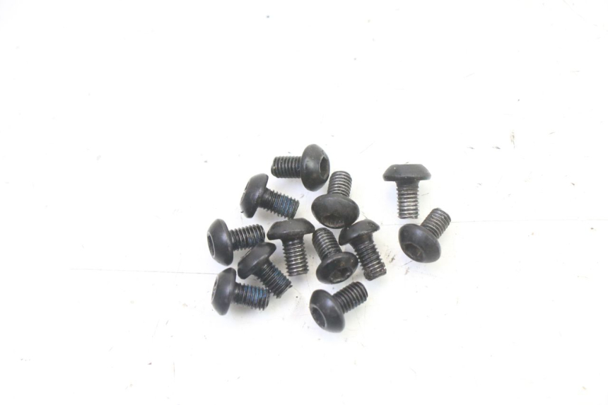 photo de BRAKE DISC BOLT HERO S10 1