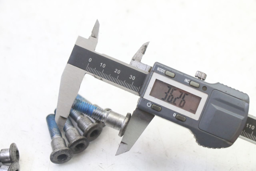 photo de BRAKE DISC BOLT SUZUKI SV S 650 (2003 - 2009)