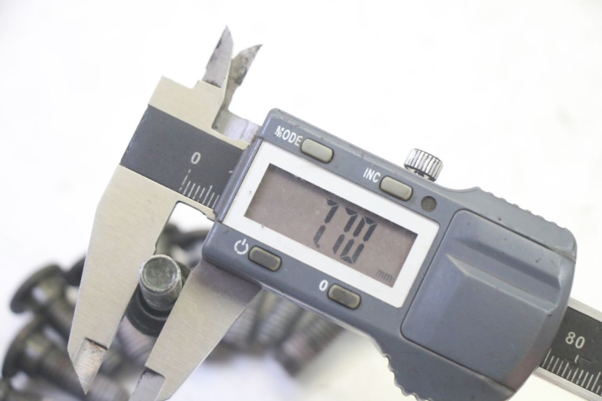 photo de BRAKE DISC BOLT PEUGEOT TWEET PRO EFI 4T 50 (2021 - 2022)