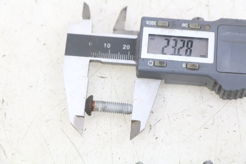 photo de BRAKE DISC BOLT PIAGGIO X9 EVOLUTION 125 (2003 - 2007)